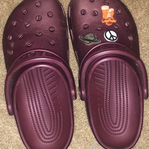 Burgundy crocs
